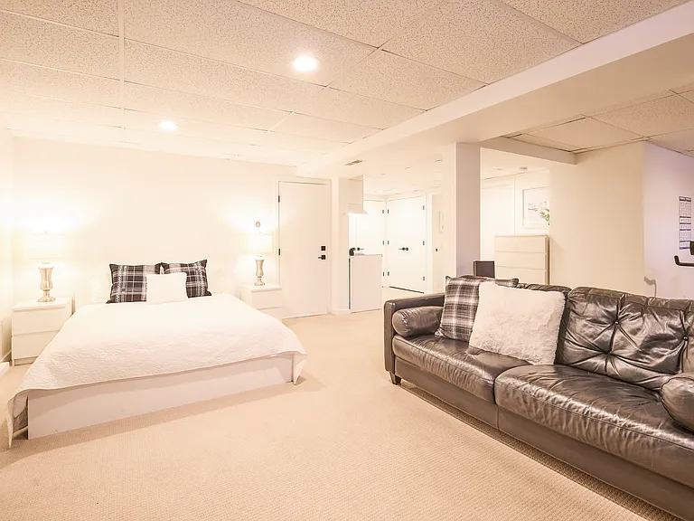 Lower level In law suite with bath/kitchen