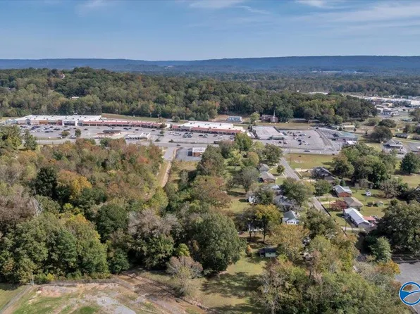 Clark St, Scottsboro, AL 35768