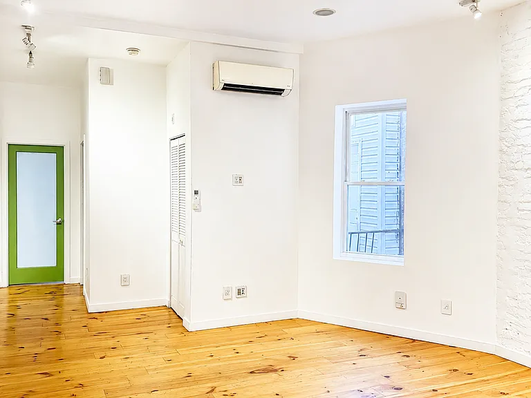 619 N 52nd St #2 — Photo 7