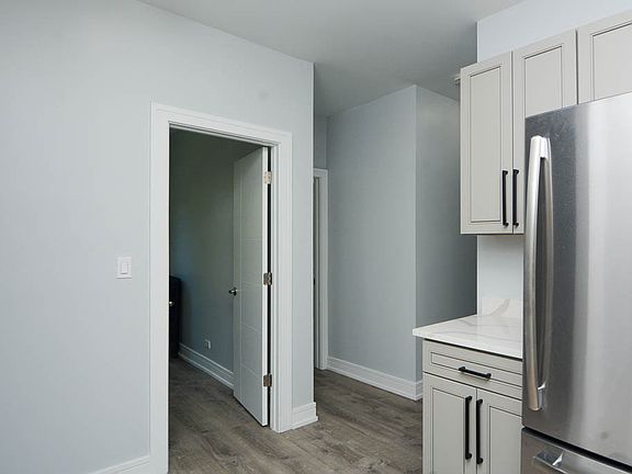 5th image of 1906 W Morse Ave APT 2