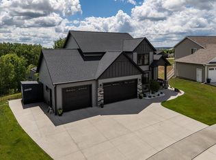 6364 Sunset Hill Pl NW, Rochester, MN 55901