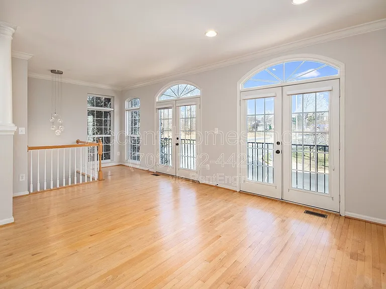 6450 Waterfield Rd — Photo 17