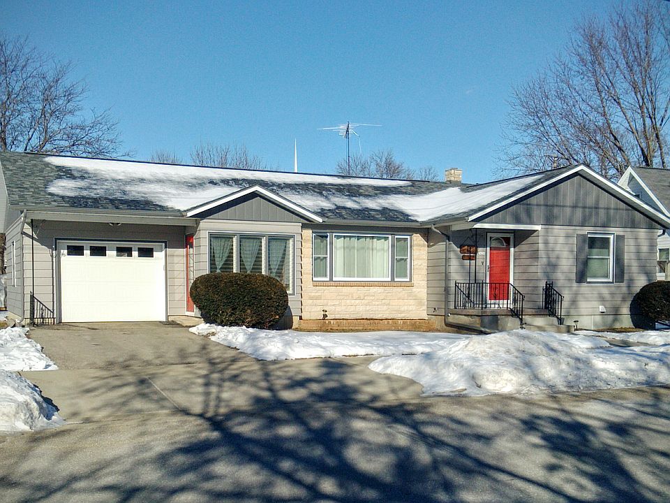 1st image of 121 E School St