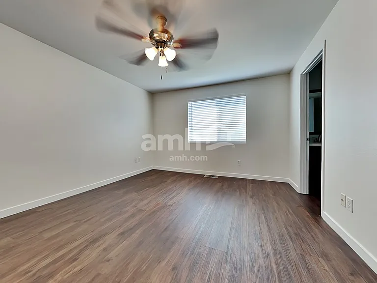 16615 Greenleaf Ave SE — Photo 9