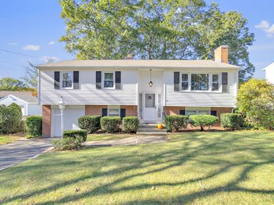 22 Mountain Top Lane, New Haven, CT, 06513