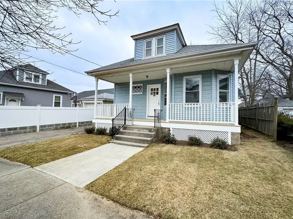 45 Parkway Ave, Providence, RI 02908
