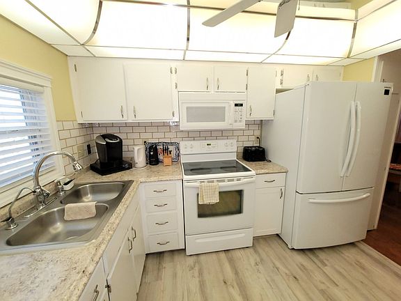 2nd image of 34542 Violet Dr