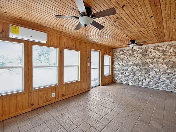 3rd image of 29 Country Oaks Dr