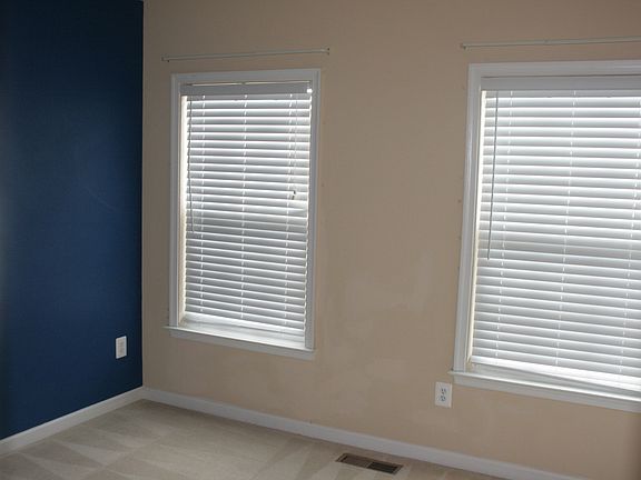 3rd image of 256 Woodstream Blvd