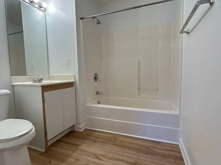 Arlington Apartments — Photo 110