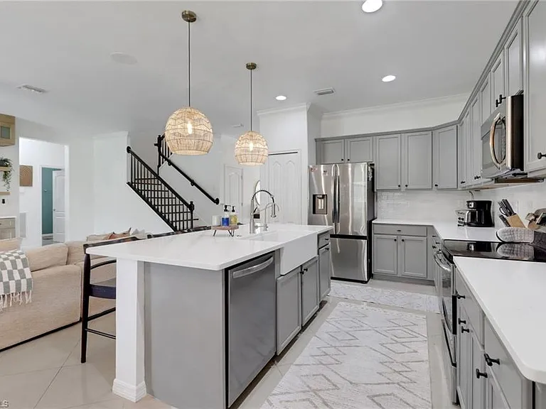 11295 Red Bluff Ln — Photo 10