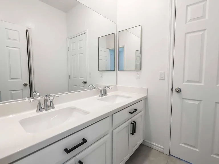 906 Sycamore Falls St — Photo 33