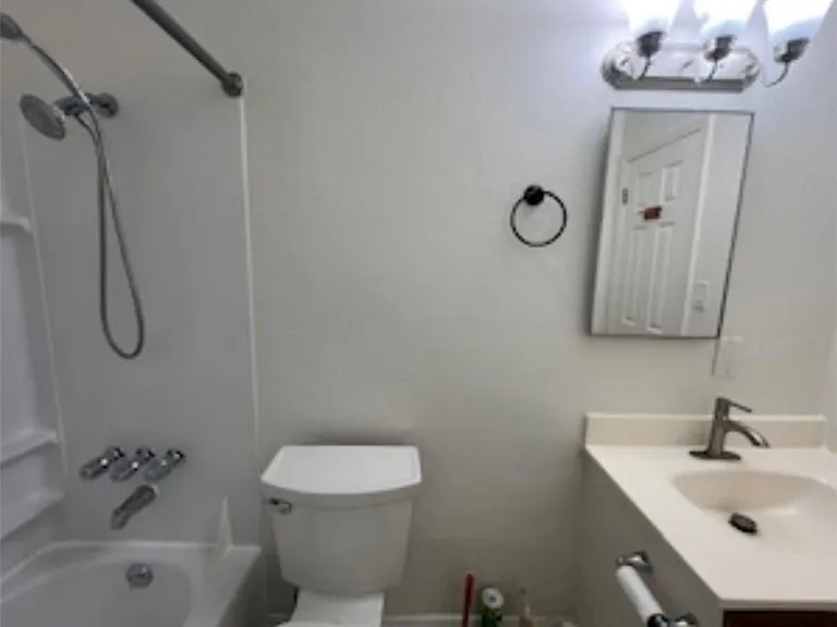 1064 Waters Ave — Photo 7