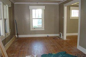 5th image of 35 Fulton St