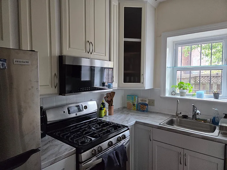 2232 12th Pl NW — Photo 8
