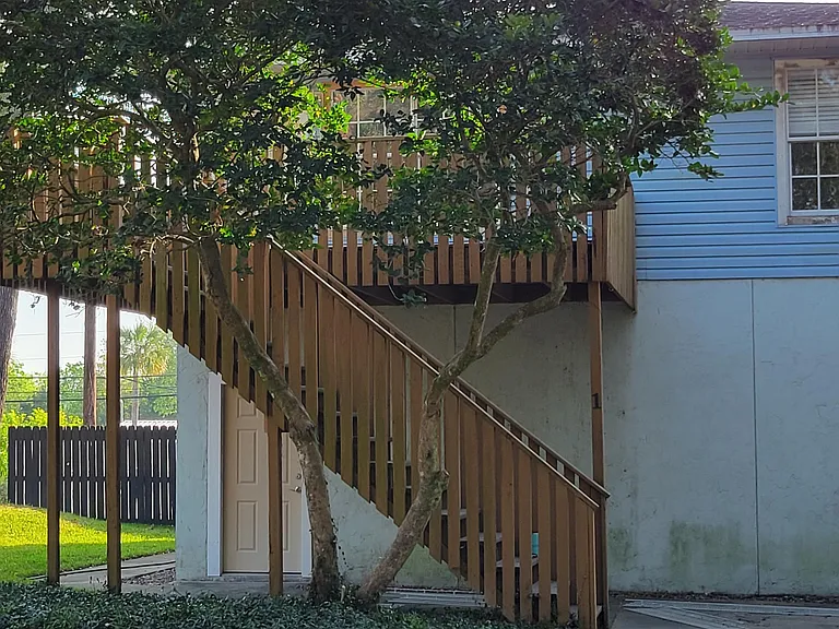 1 Eastman St — Photo 9
