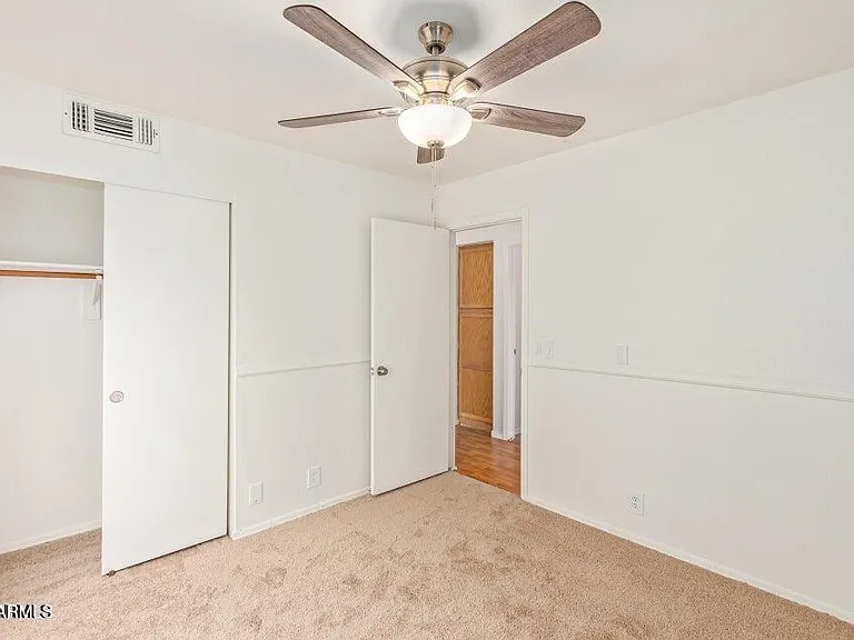 6585 N 77th Dr — Photo 28