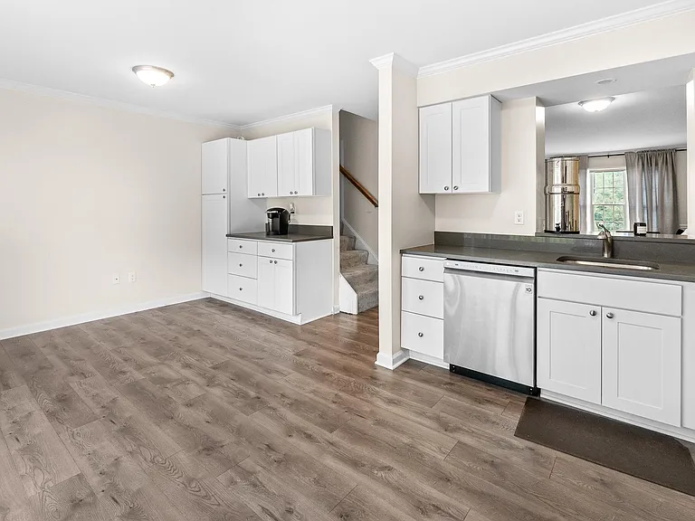 7121 Bradshaw Ct E — Photo 10