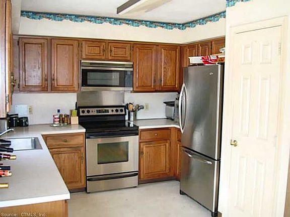 Cafeteria/Kitchen. Sunny Ki...