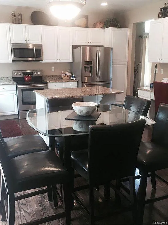 4 bed, 3200 sqft, $3,800 — Photo 4