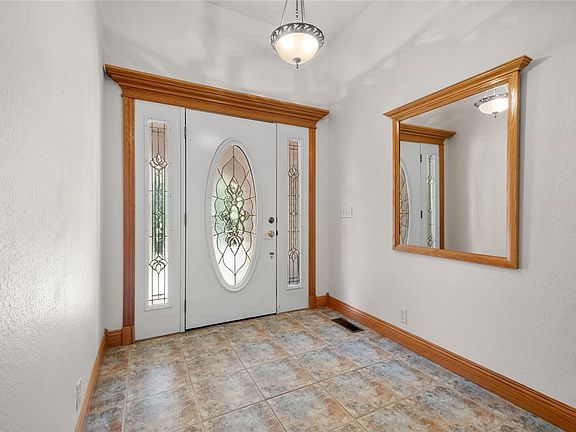 5th image of 11 Tuxford Cir