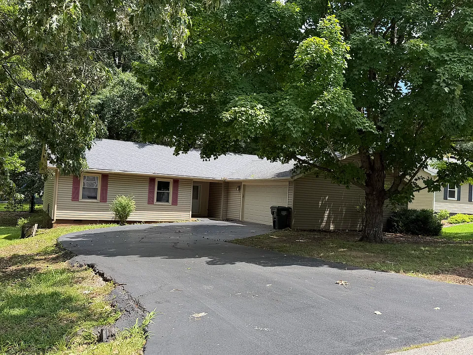 146 Celeste Ln