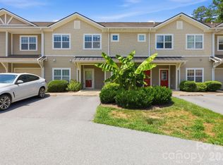 123 Foxden Dr #202, Ne, NC 28732