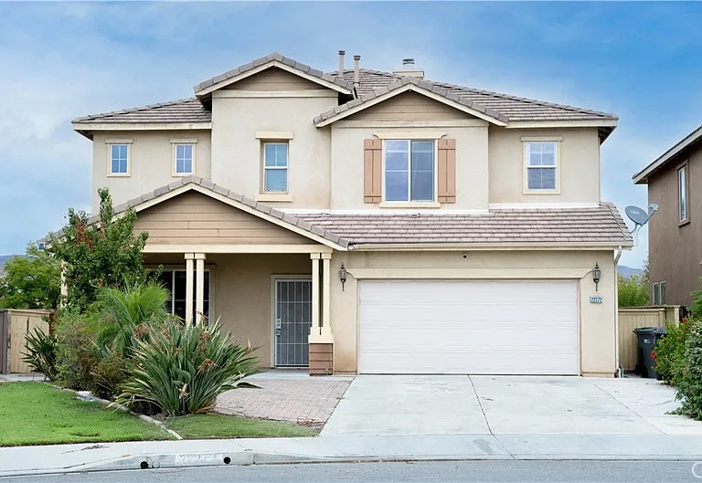 22272 Summer Holly Ave — Photo 4