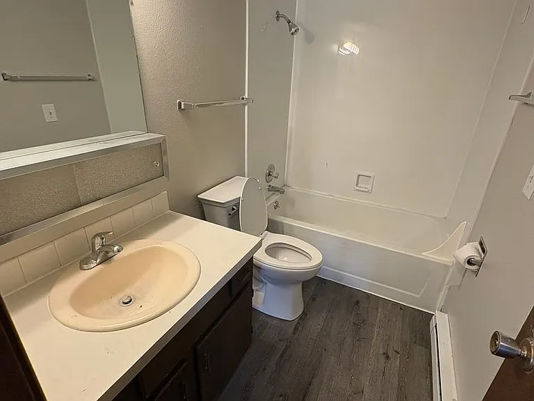Parkview Apartments — Photo 19