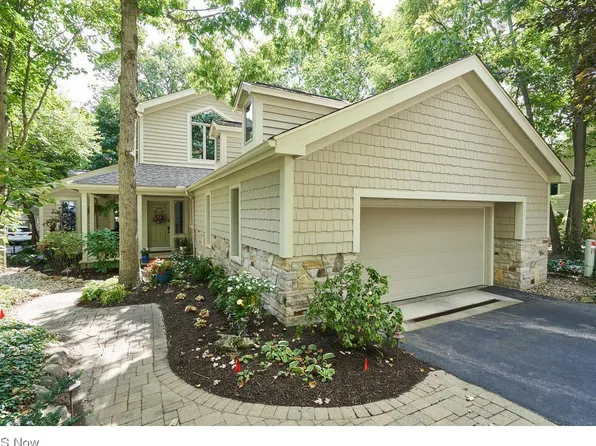 3360 E Glencoe Rd, Richfield, OH 44286