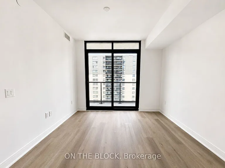 86 Dundas St E #618 — Photo 8