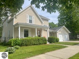 319 N Barlow St, Traverse City, MI 49686