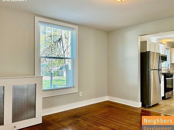 3rd image of 223 W Grand Ave #1