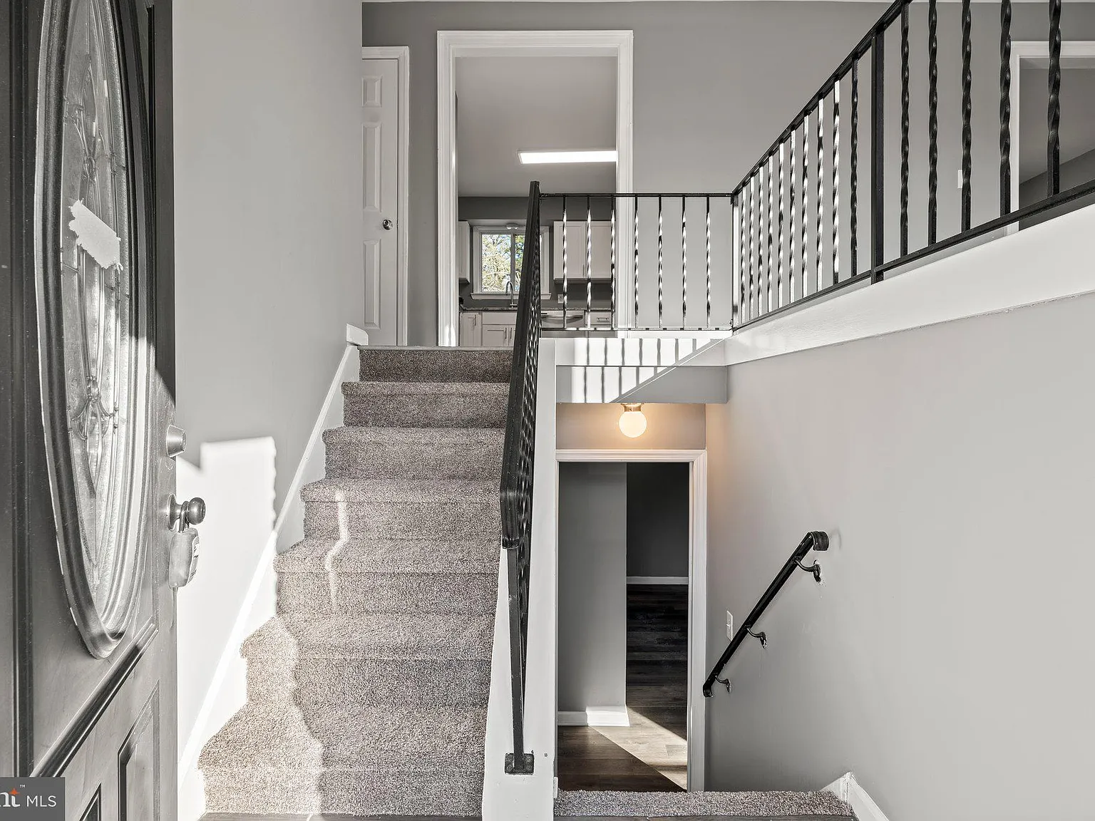 4 bed, 2310 sqft, $3,499 — Photo 2
