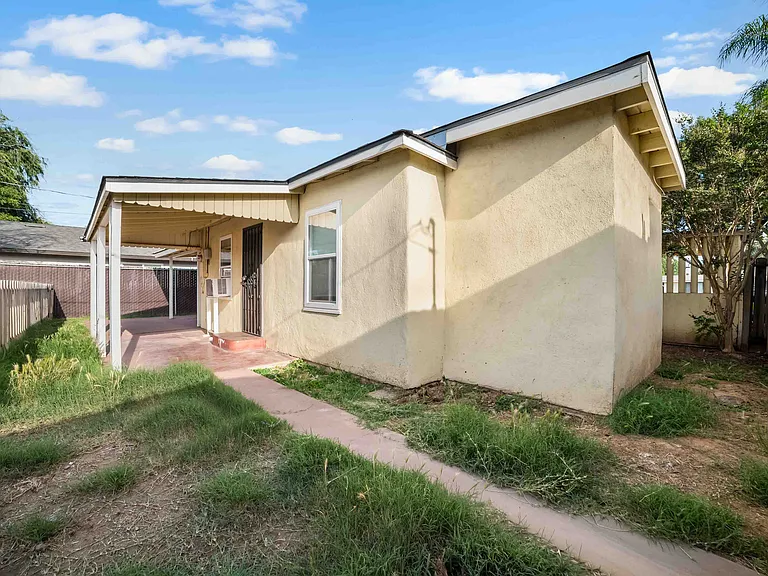 330 W Pinedale Ave — Photo 36