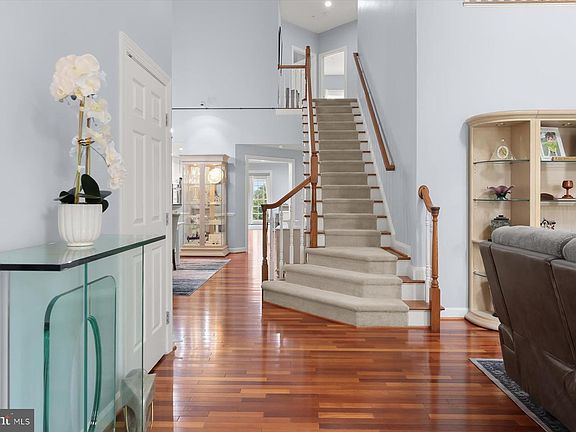 3rd image of 4415 Summer Grape Rd #4415