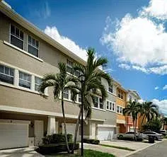 2 bed, 2.5 bath, 1326 sqft, $2,800 — Photo 2