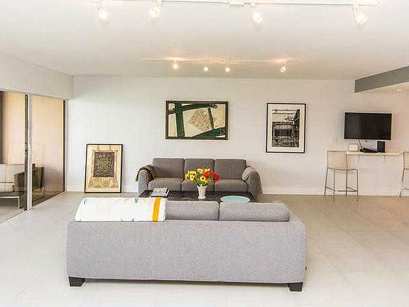 5th image of 1800 NE 114th St APT 1708