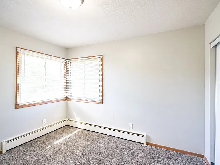 4055 Lyndale Ave N — Photo 20