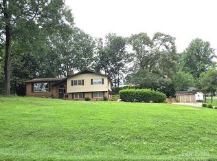 135 42nd Avenue Cir NE, Hickory, NC 28601