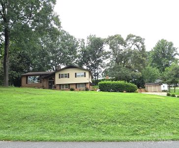 135 42nd Avenue Cir NE, Hickory, NC, 28601