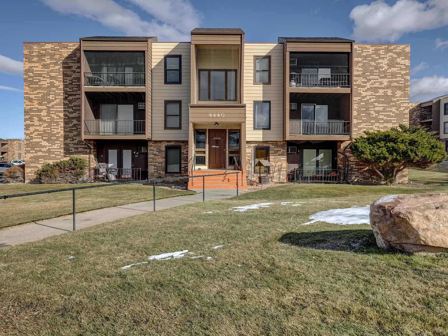 4440 S Poplar St — Photo 3