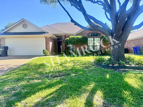 2612 Comanche Trl Photo 1