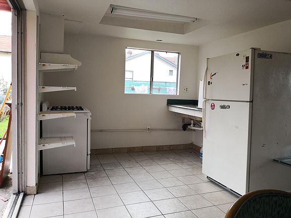 5th image of 9238 Pitkin St