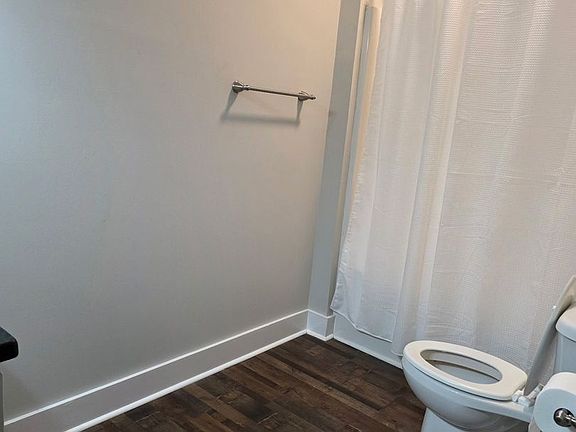 5th image of 1117 Greenwood Aly #104