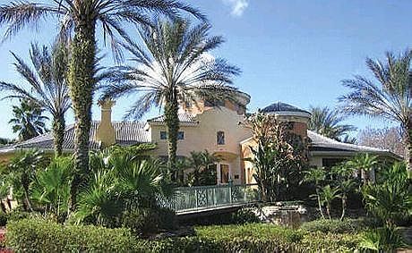 RESORT STYLE LIVING