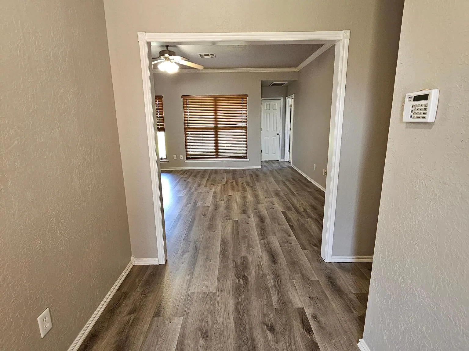 3 bed, 1725 sqft, $1,600 — Photo 2