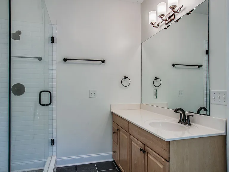 1110 Fatherland St — Photo 25