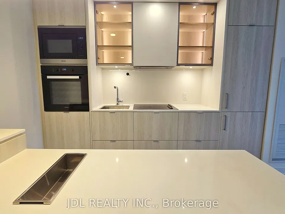 11 Yorkville Ave #5506
