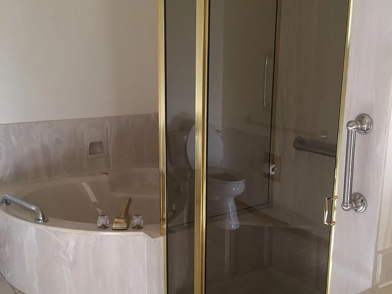 2719 Palo Alto Dr NE — Photo 9
